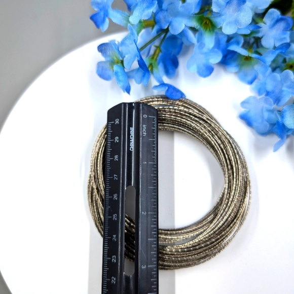 Infinity Interlocking Bangles Vintage Bracelet - Picture 4 of 4